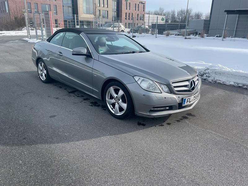 Gebraucht Mercedes 200 184 PS (135 kW) 2011 Silber Cabrio