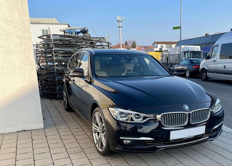 Gebraucht BMW 330 Luxury Line 252 PS (185 kW) 2019 Schwarz Kombi