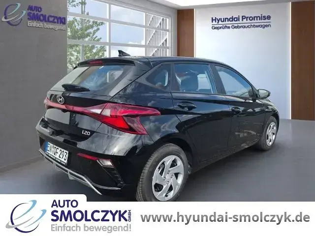 Gebraucht Hyundai i20 Select 101 PS (74 kW) 2025 Schwarz Limousine