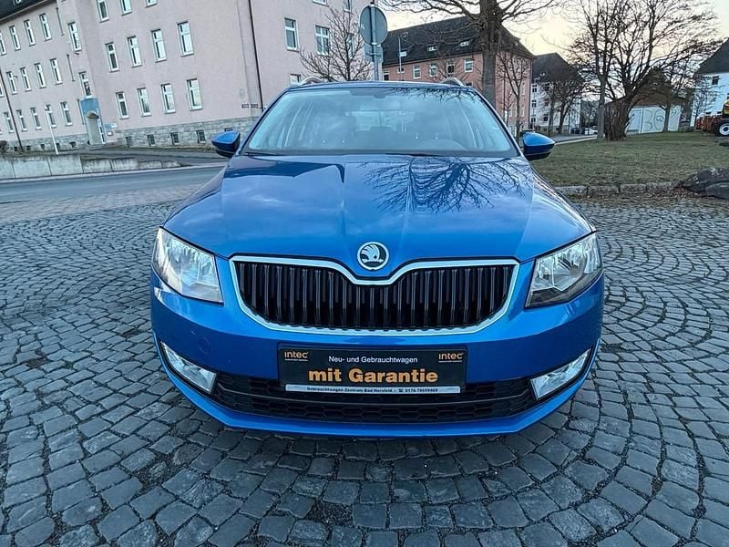 Gebraucht Skoda Octavia Elegance 105 PS (77 kW) 2014 Blau Kleinwagen