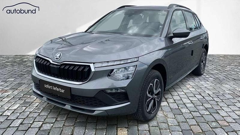 Grau / platingrau Neu 2025 Skoda Kamiq SUV | 22.470 € (Guter Preis) - Bild 1/4