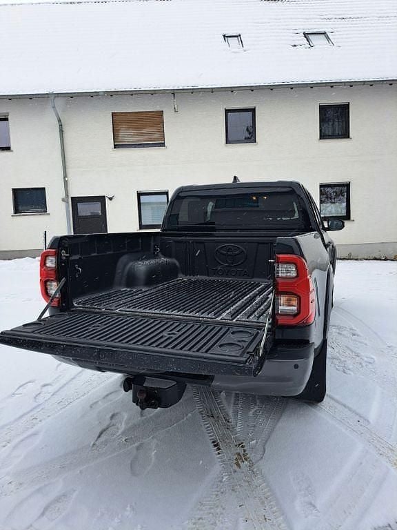 Schwarz Gebraucht 2022 Toyota HiLux Abholung | 44.000 € (Superpreis) - Bild 1/4