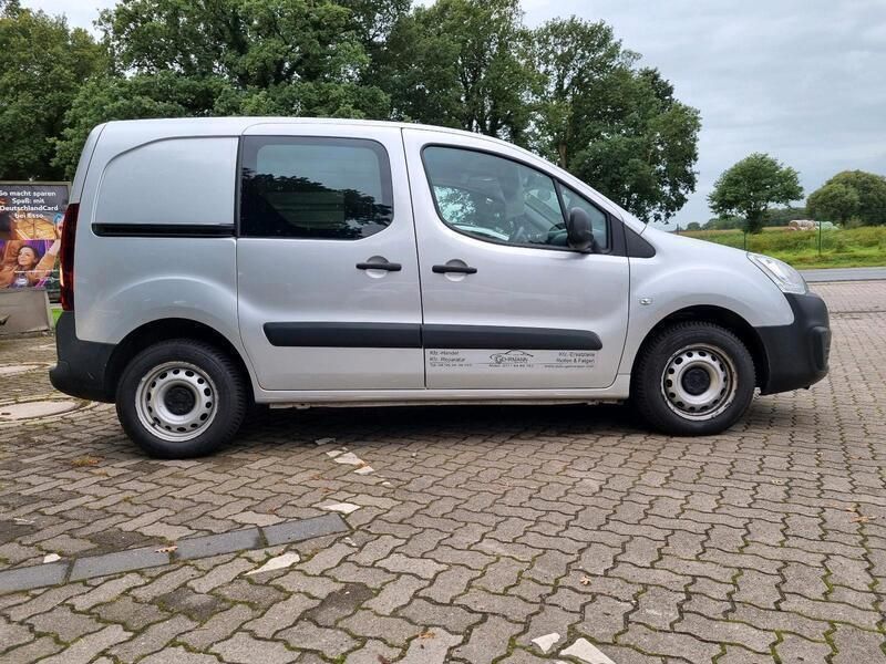 Silber Gebraucht 2018 Peugeot Partner Premium Van / Kleinbus | 10.950 € (Teuer) - Bild 1/4