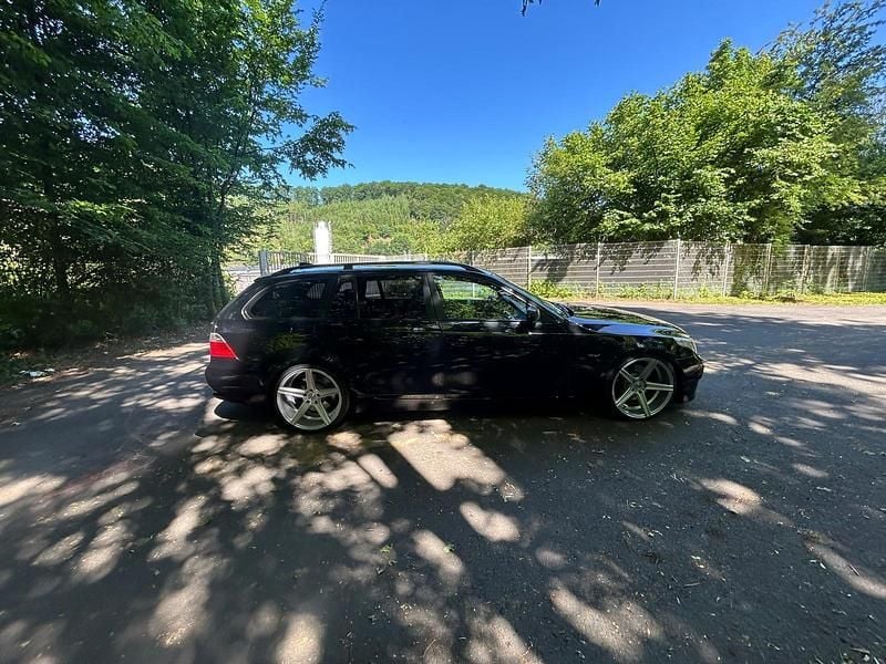 Gebraucht BMW 545 333 PS (244 kW) 2005 Schwarz Kombi