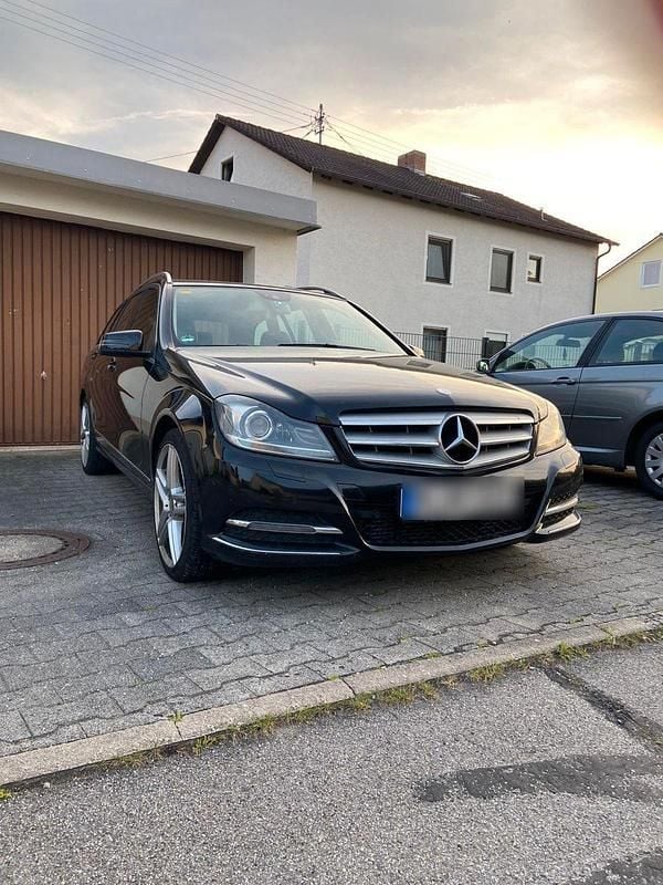 Schwarz Gebraucht 2014 Mercedes C220 Kombi | 7.200 € (Superpreis) - Bild 1/4