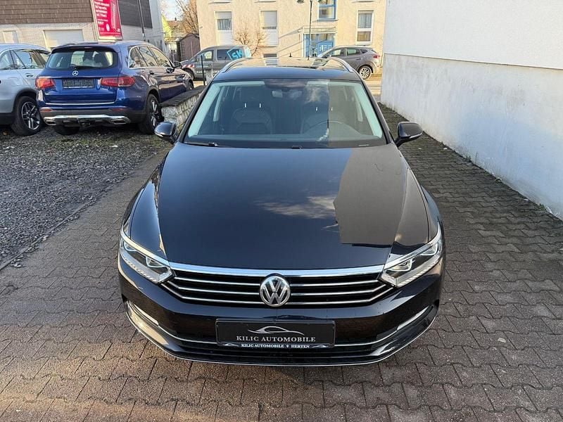 Gebraucht VW Passat Highline 150 PS (110 kW) 2015 Schwarz Kombi