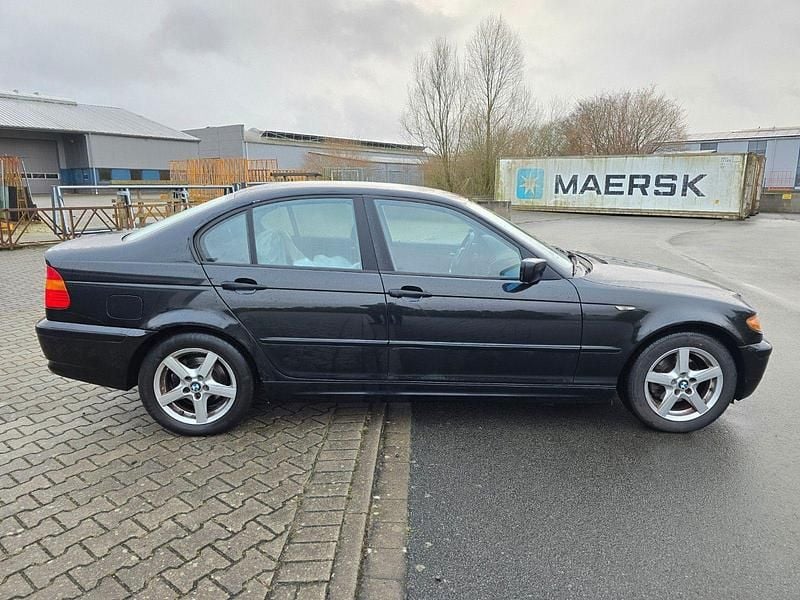Gebraucht BMW 318 143 PS (105 kW) 2002 Schwarz Limousine