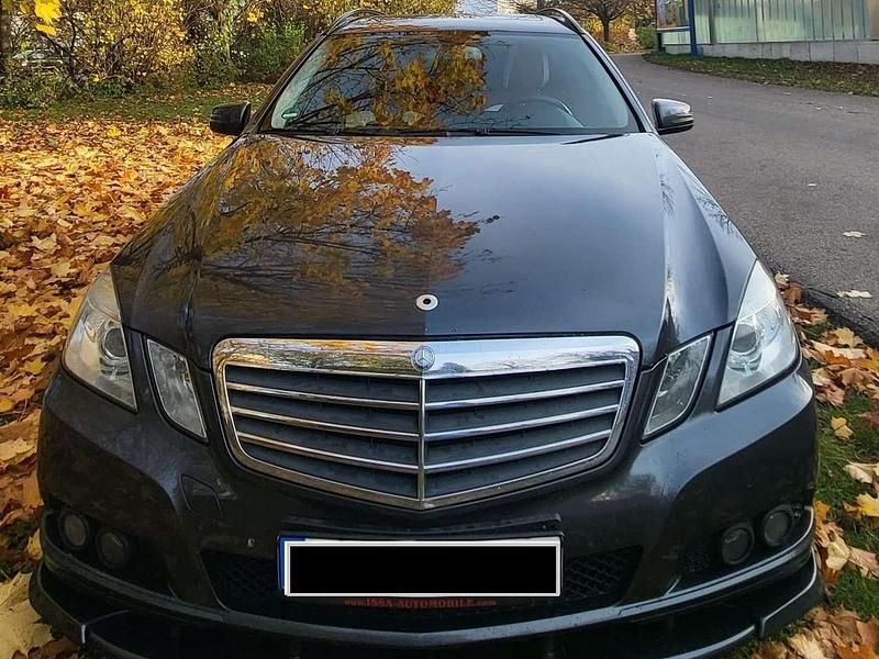 Grau Gebraucht 2010 Mercedes E250 Elegance Kombi | 6.500 € (Fairer Preis) - Bild 1/4