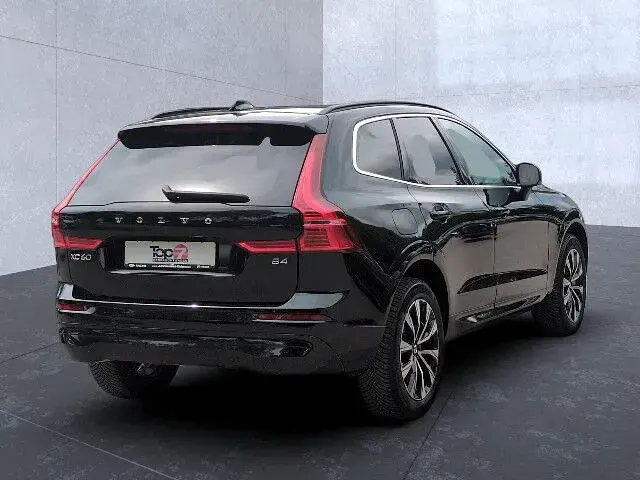 Second-hand Volvo XC60 Core 197 CP (144 kW) 2023 Negru SUV