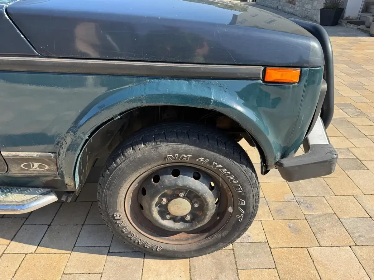 Gebraucht Lada niva 83 PS (61 kW) 2012 Grün SUV