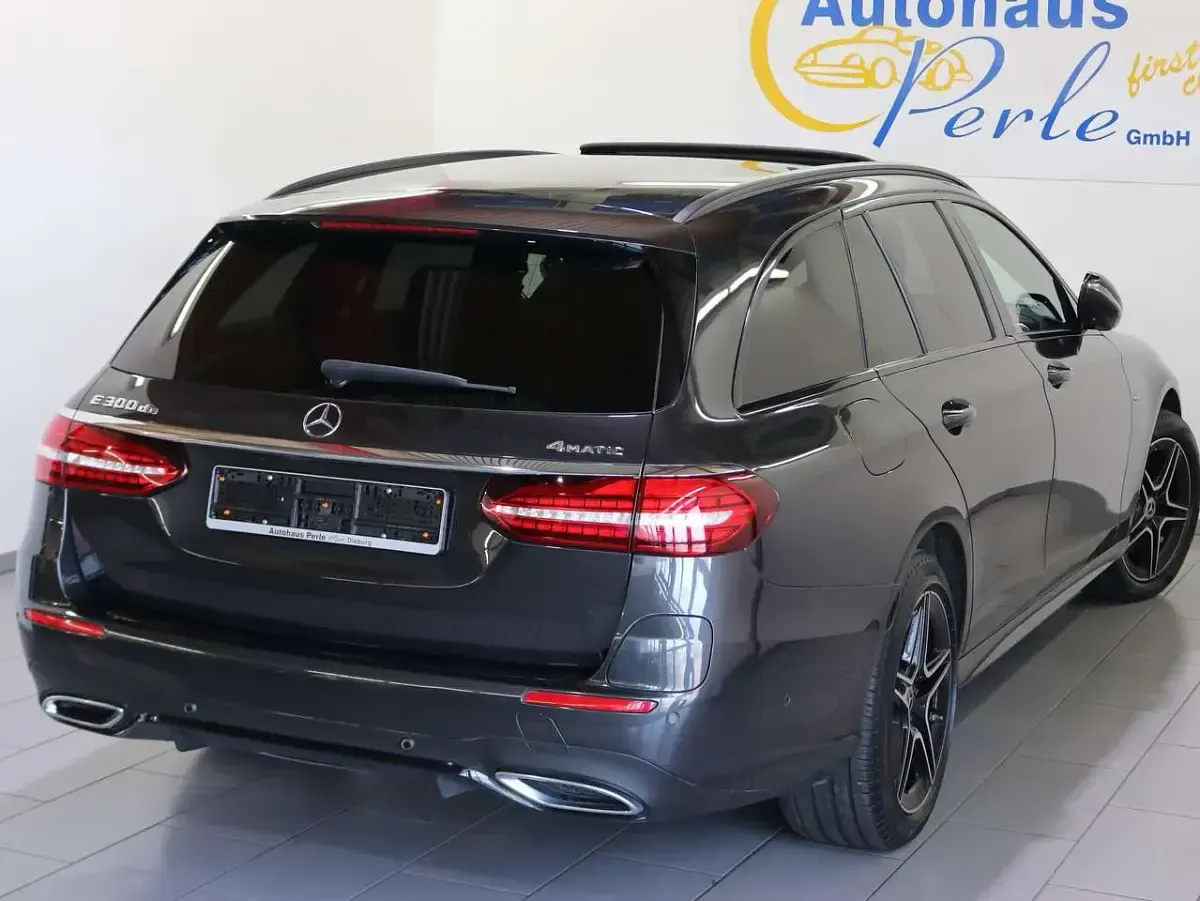 Gebraucht Mercedes E300 AMG line 306 PS (225 kW) 2021 Graphitgrau met. Kombi