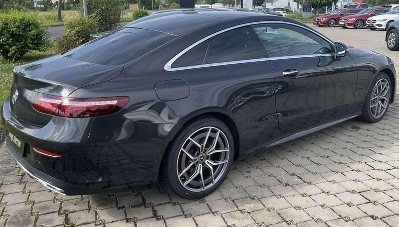 Gebraucht Mercedes E400 330 PS (242 kW) 2023 Grau Coupé