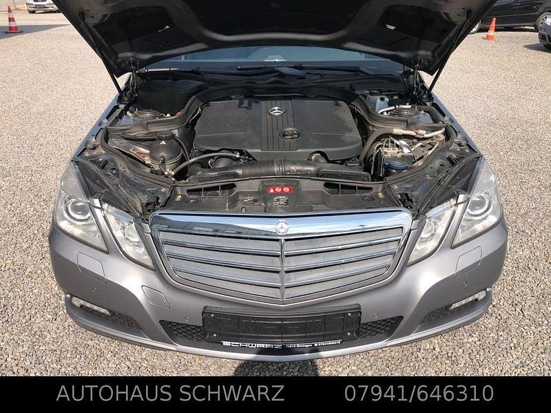 Gebraucht Mercedes E250 204 PS (150 kW) 2009 Silber Limousine