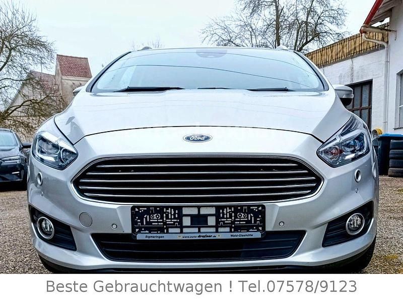 Silber Gebraucht 2020 Ford S-MAX S Van / Kleinbus | 15.285 € (Superpreis) - Bild 1/4