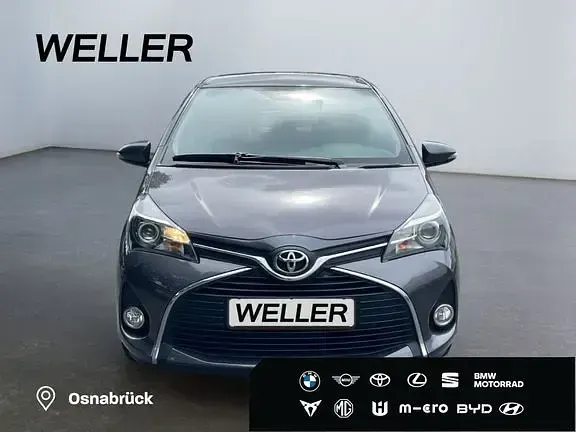 Gebraucht Toyota Yaris Comfort 99 PS (72 kW) 2015 Grau Kleinwagen