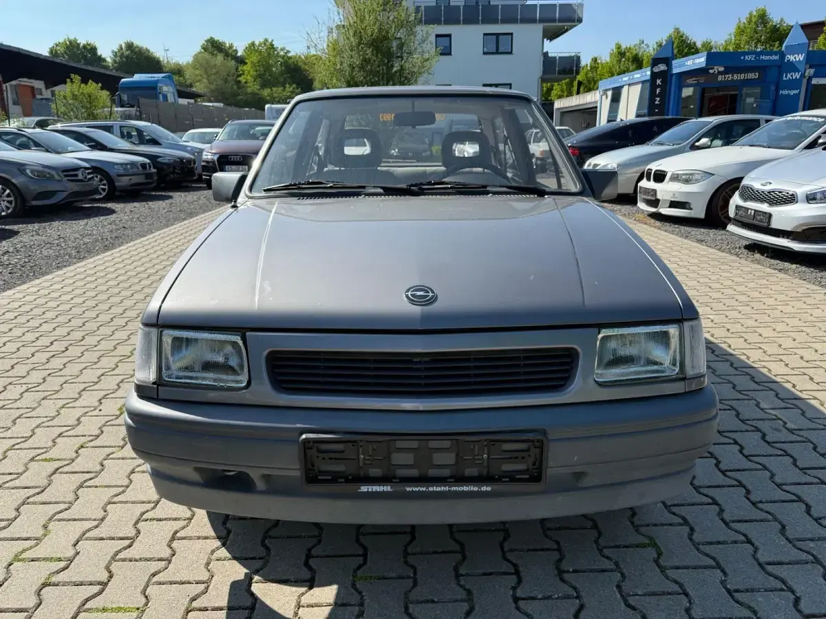 Gebraucht Opel Corsa 45 PS (33 kW) 1992 Grau Kleinwagen
