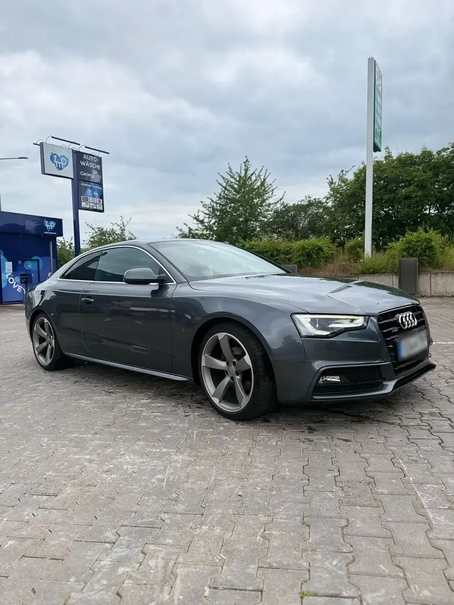 Gebraucht Audi A5 Design 177 PS (130 kW) 2015 Grau Coupé