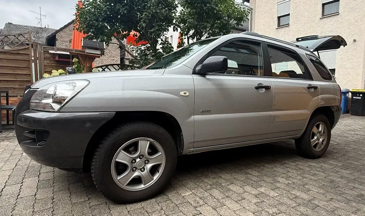 Gebraucht Kia Sportage 140 PS (102 kW) 2005 Silber SUV