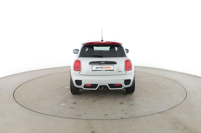 Gebraucht Mini John Cooper Works 231 PS (169 kW) 2019 Weiß Kleinwagen