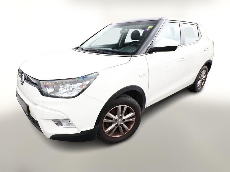Weiß / schwarz Gebraucht 2018 Ssangyong (KGM) Tivoli Crystal SUV | 11.416 € (Fairer Preis) - Bild 1/4