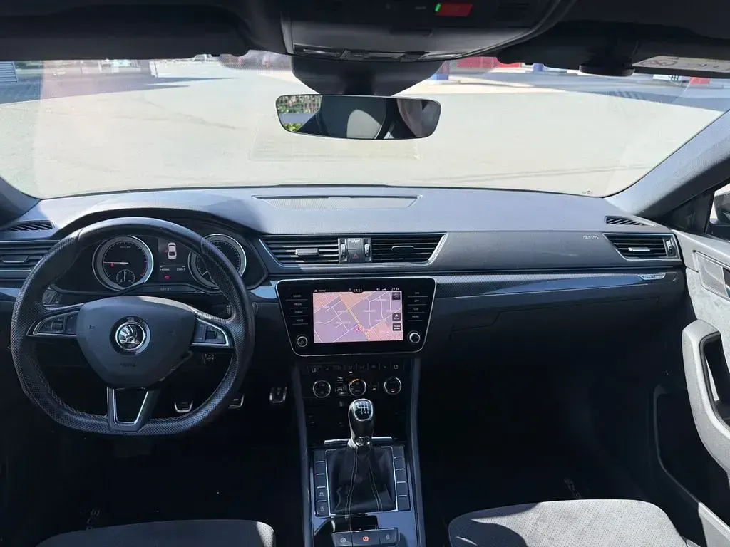 Gebraucht Skoda Superb SportLine 150 PS (110 kW) 2018 Schwarz Limousine