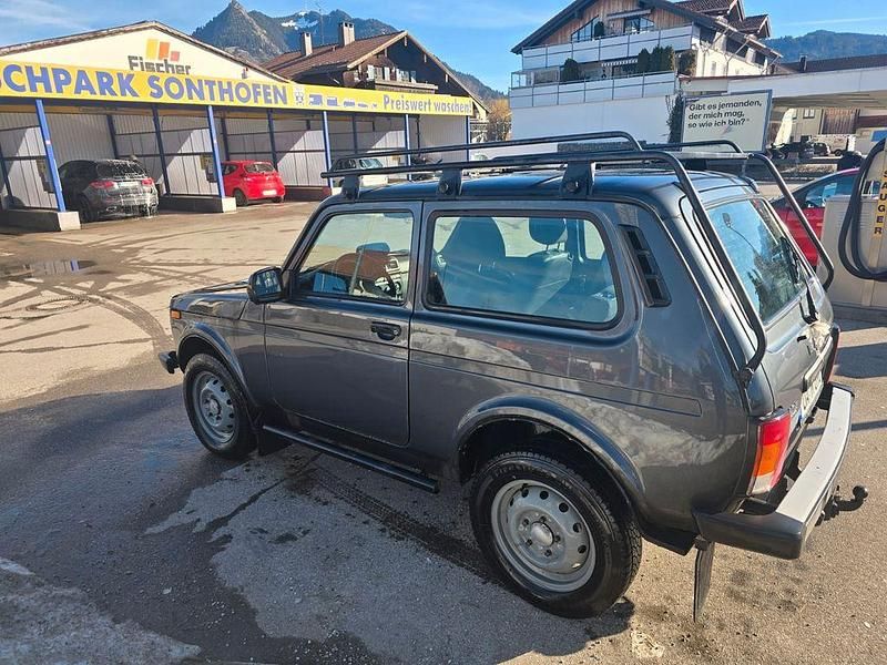 Gebraucht Lada niva 83 PS (61 kW) 2021 Grau SUV