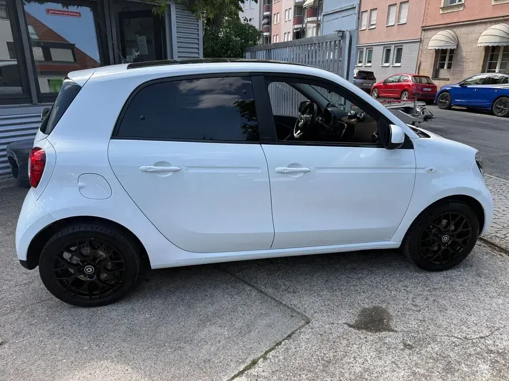 Gebraucht Smart ForFour 90 PS (66 kW) 2018 Weiß Kleinwagen