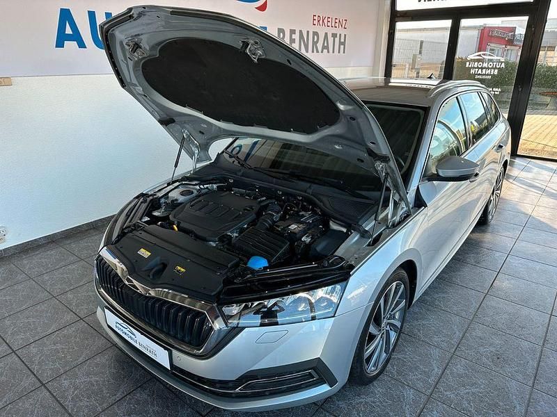 Gebraucht Skoda Octavia First Edition 150 PS (110 kW) 2020 Stribrna brilliant/ brilliants Kombi