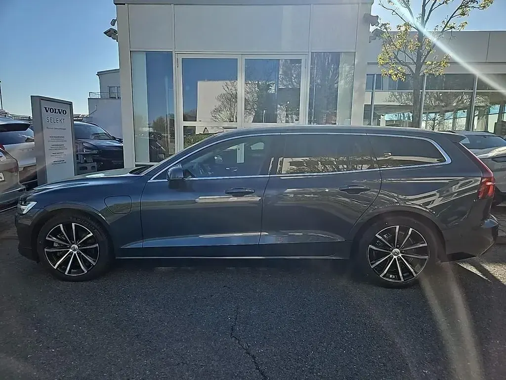 Gebraucht Volvo V60 Core 398 PS (292 kW) 2025 Blau Kombi