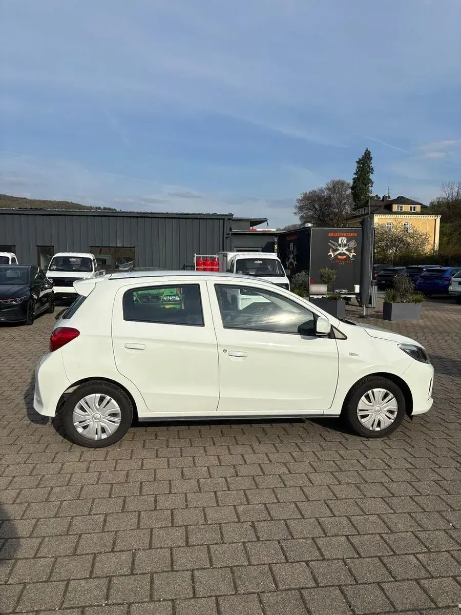 Gebraucht Mitsubishi Space Star 71 PS (52 kW) 2020 Weiß Kleinwagen
