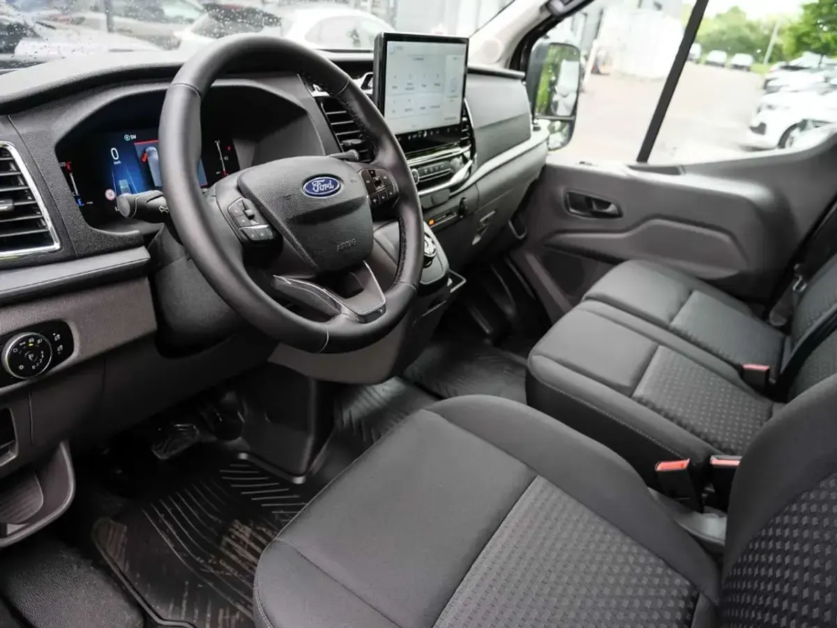 Gebraucht Ford Transit Trend 150 PS (110 kW) 2026 Weiß Kombi