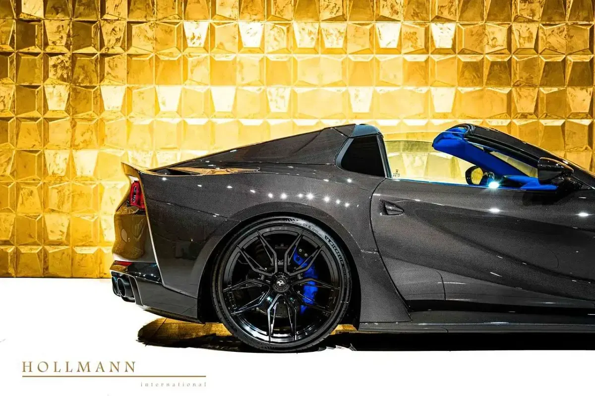Nouă Ferrari 812 799 CP (587 kW) 2025 Gri Cabrio