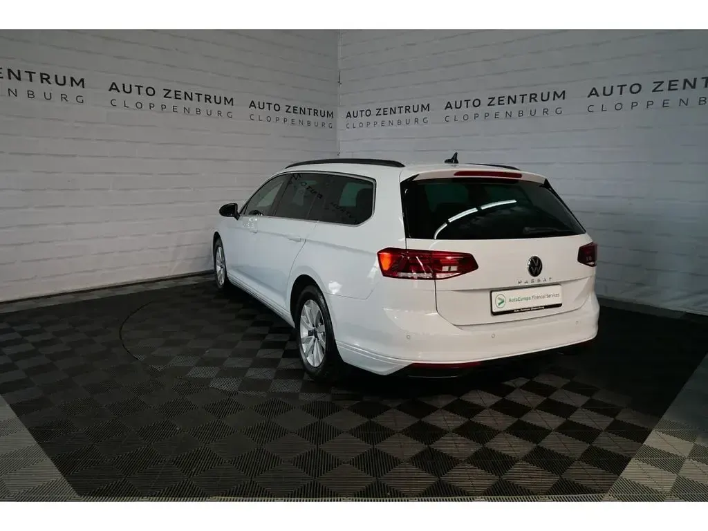 Gebraucht VW Passat Business 150 PS (110 kW) 2023 Weiß Kombi
