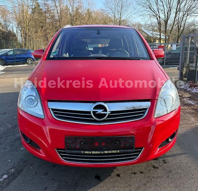 Gebraucht Opel Zafira Innovation 120 PS (88 kW) 2010 Rot Van / Kleinbus