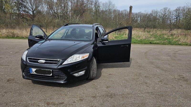 Schwarz Gebraucht 2011 Ford Mondeo Titanium Kombi | 3.900 € (Superpreis) - Bild 1/4