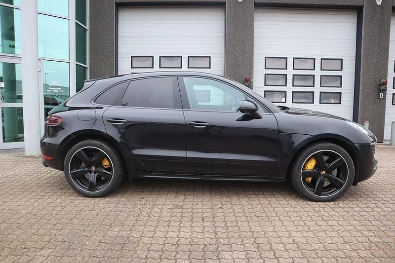 Gebraucht Porsche Macan Turbo Performance Package 441 PS (324 kW) 2017 Schwarz SUV