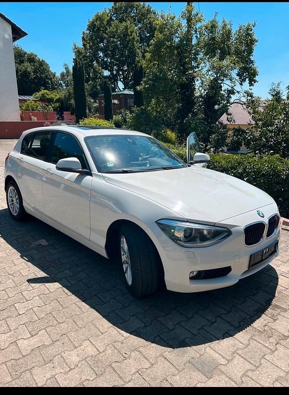 Weiß Gebraucht 2014 BMW 118 Kleinwagen | 7.200 € (Guter Preis) - Bild 1/4