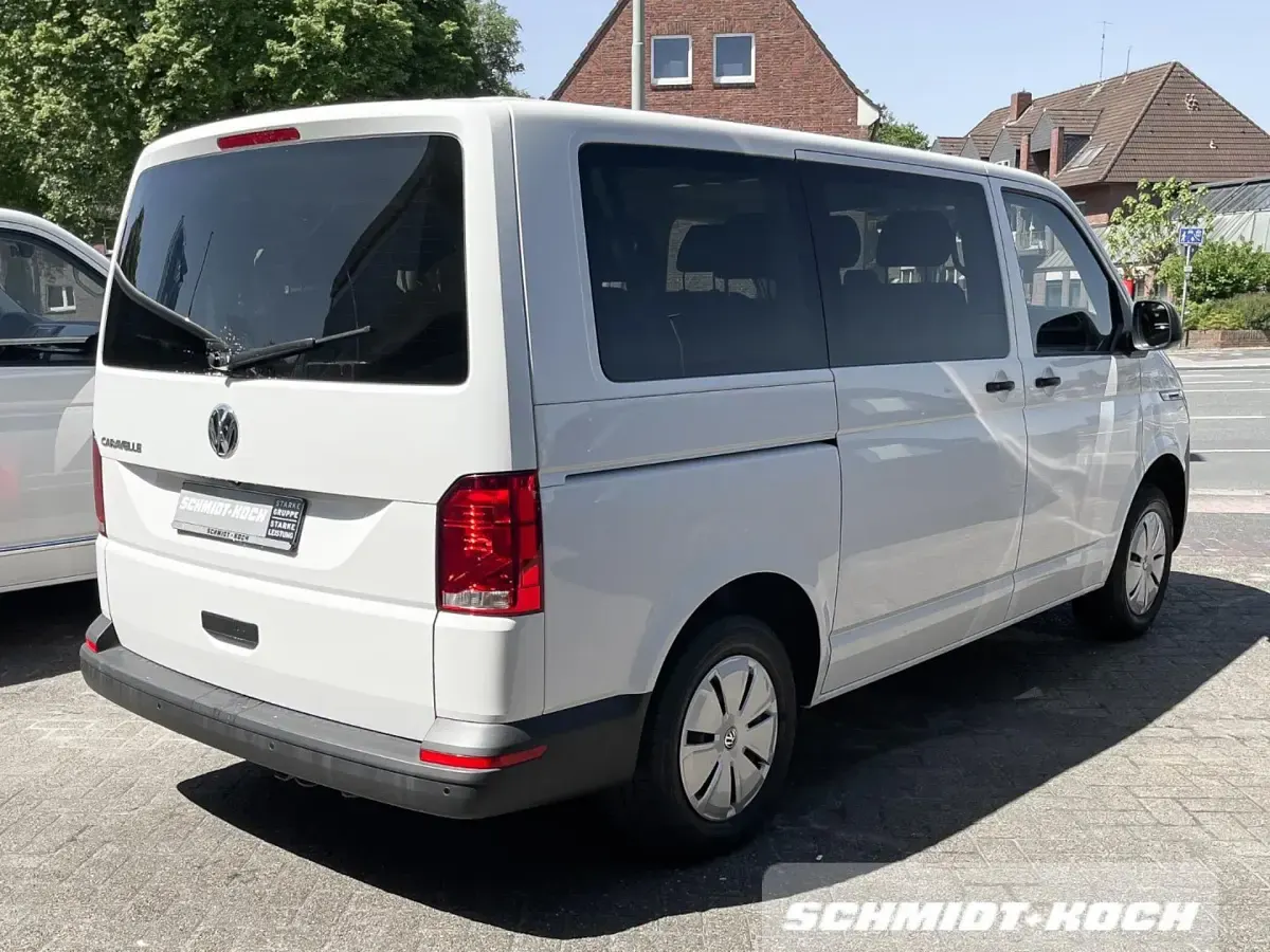 Gebraucht VW Caravelle Trendline 150 PS (110 kW) 2022 Candyweiß (weiß) Van