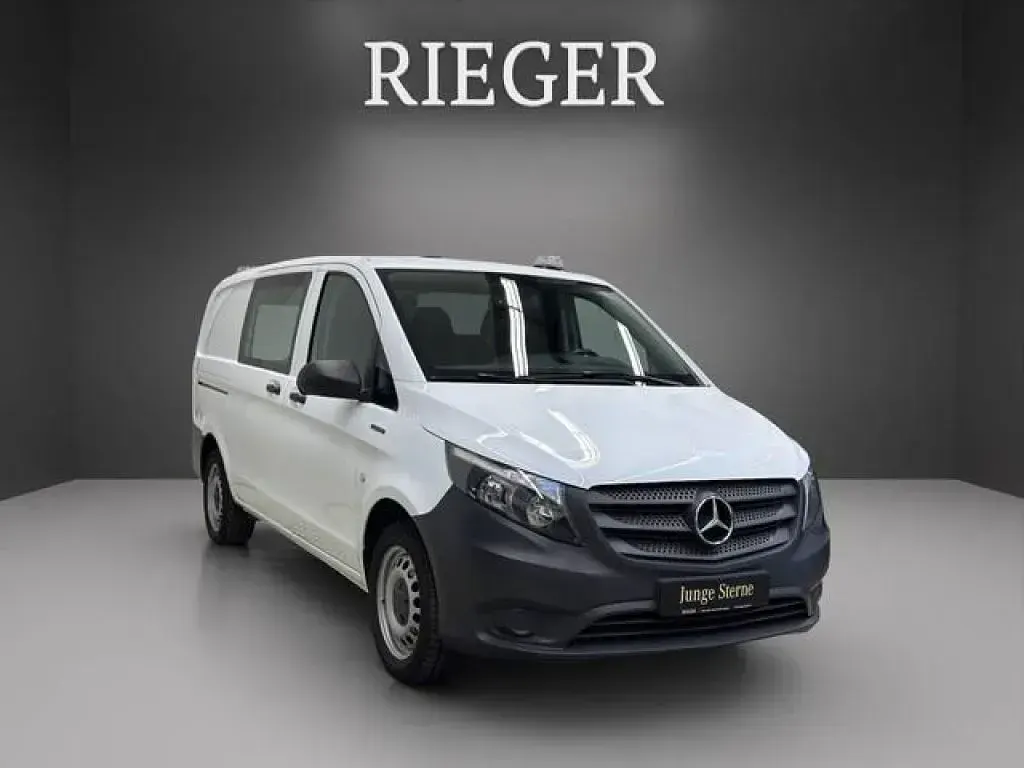 Gebraucht Mercedes e-Vito 85 kW (116 PS) 2021 Arktikweiß Van