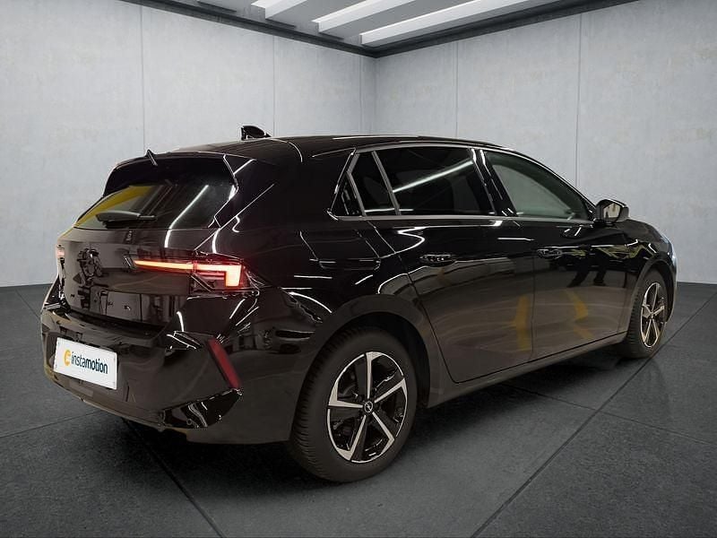 Gebraucht Opel Astra 131 PS (96 kW) 2025 Schwarz Limousine