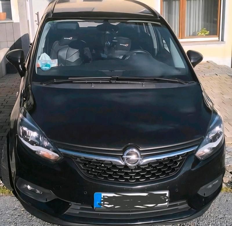Schwarz Gebraucht 2016 Opel Zafira Van / Kleinbus | 9.000 € (Guter Preis) - Bild 1/4