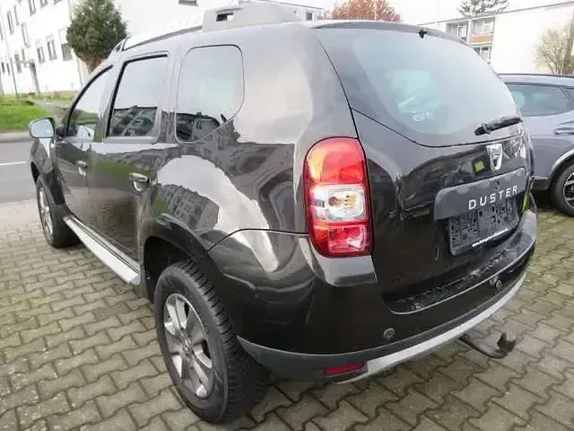 Gebraucht Dacia Duster Prestige 109 PS (80 kW) 2016 Schwarz SUV