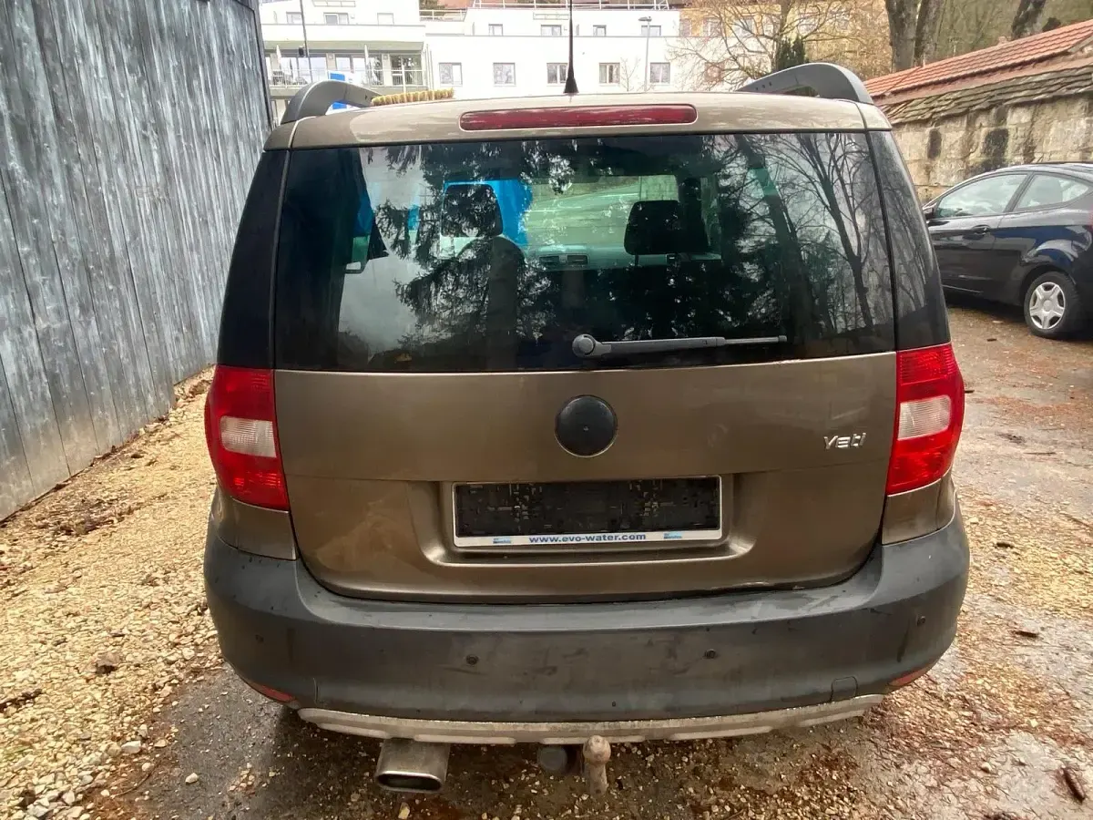 Gebraucht Skoda Yeti 105 PS (77 kW) 2011 Gold SUV