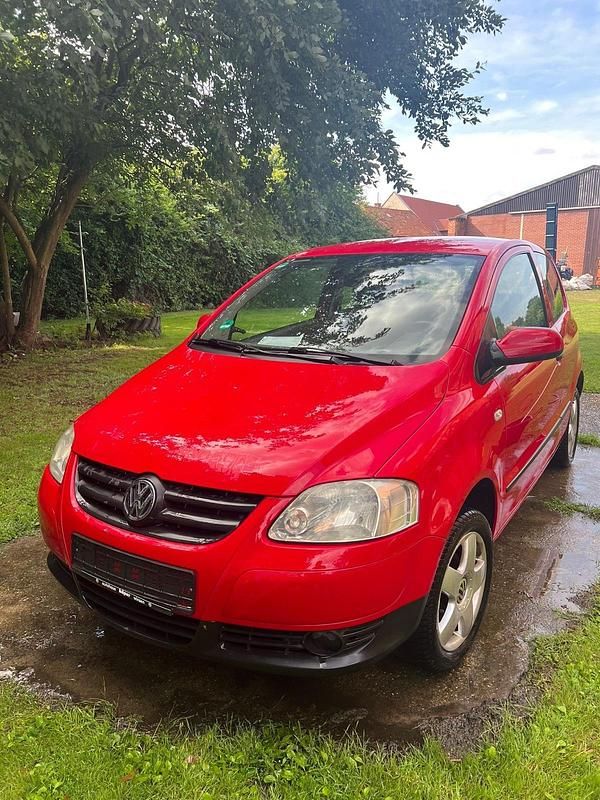 Second-hand VW Fox 55 CP (40 kW) 2005 Roșu Hatchback