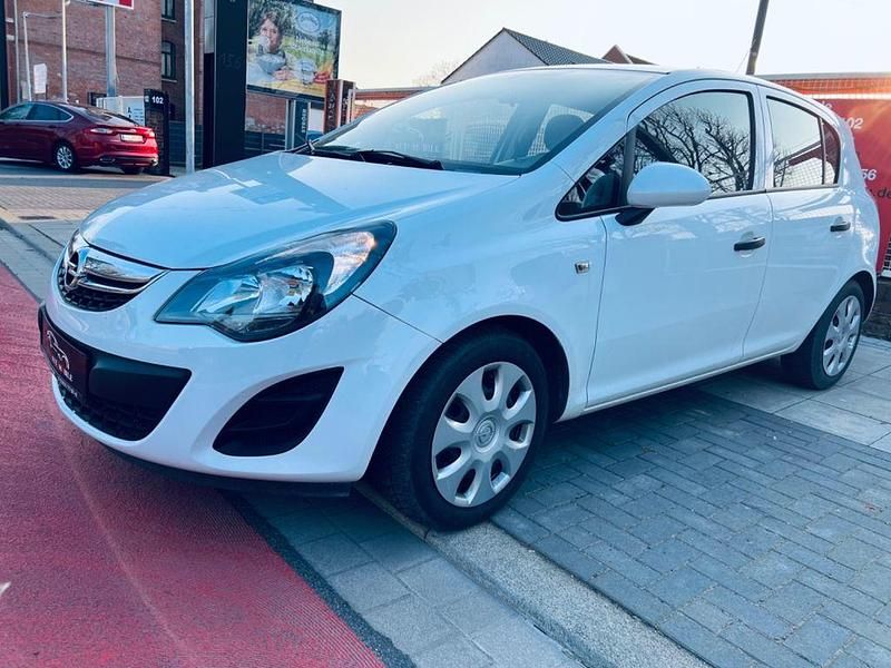 Weiß Gebraucht 2014 Opel Corsa Selection Limousine | 5.850 € (Etwas zu teuer) - Bild 1/4