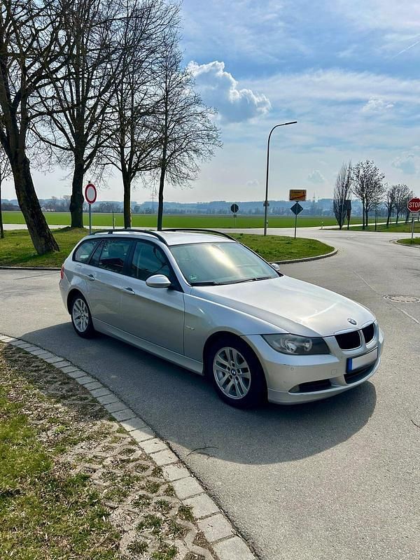 Gebraucht BMW 320 163 PS (119 kW) 2007 Silber Kombi