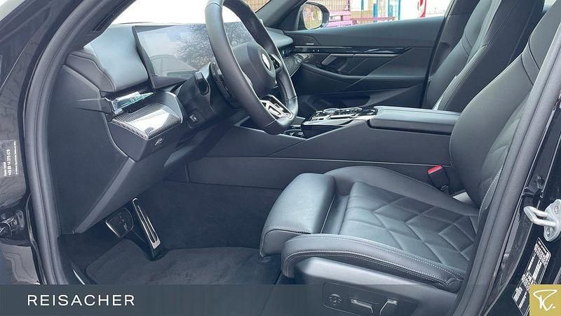 Gebraucht BMW 520 Comfort Edition 197 PS (144 kW) 2025 Saphirschwarz metallic Kombi