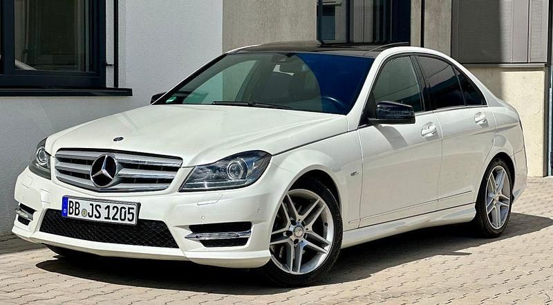 Weiß Gebraucht 2012 Mercedes C350 Limousine | 14.800 € (Fairer Preis) - Bild 1/4