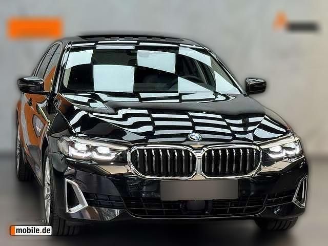Schwarz metallic Gebraucht 2022 BMW 530 Luxury Line | 37.170 € (Fairer Preis) - Bild 1/4