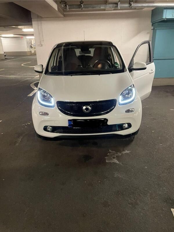 Weiß Gebraucht 2018 Smart ForFour Kleinwagen | 8.999 € (Fairer Preis) - Bild 1/4